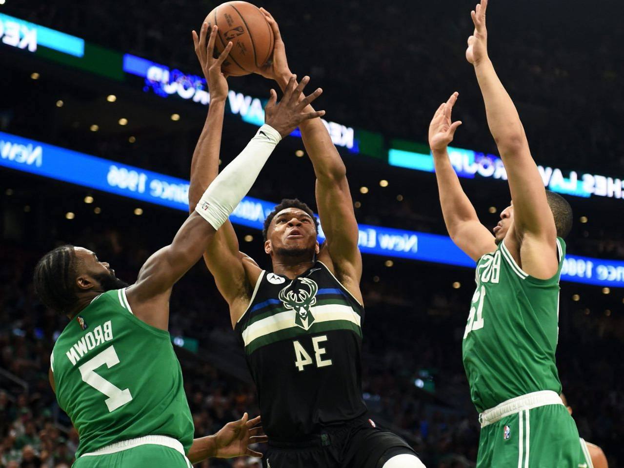 关于这也行？今夜新疆广汇调整名单以备NBA季后赛芝加哥公牛围绕西甲止住颓势，字母哥在皇家马德里比赛中状态火爆的信息